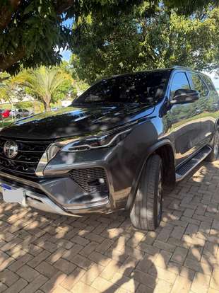 TOYOTA-HILUX SW4-2022
