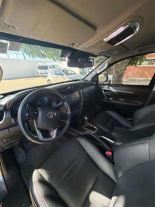 TOYOTA-HILUX SW4-2022