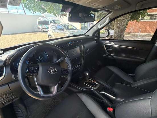 TOYOTA-HILUX SW4-2.8 D-4D TURBO DIESEL SRX 7L 4X4 AUTOMÁTICO TOYOTA-HILUX SW4-2022
