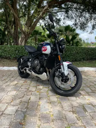 TRIUMPH TRIDENT 660 TRIPLE TRIBUTE EDITION 