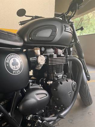 TRIUMPH BONNEVILLE T120 BLACK 1200 
