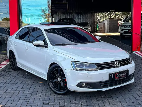 VOLKSWAGEN JETTA 2.0 COMFORTLINE FLEX 4P TIPTRONIC
