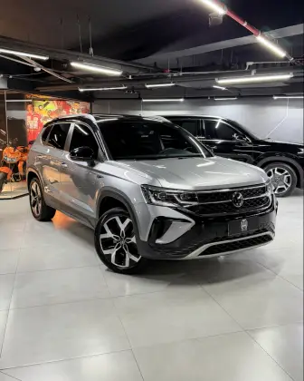 VOLKSWAGEN TAOS 1.4 250 TSI TOTAL FLEX HIGHLINE AUTOMÁTICO