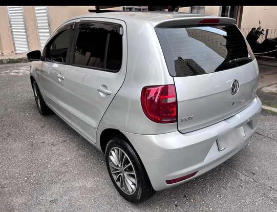 VOLKSWAGEN-FOX-2012