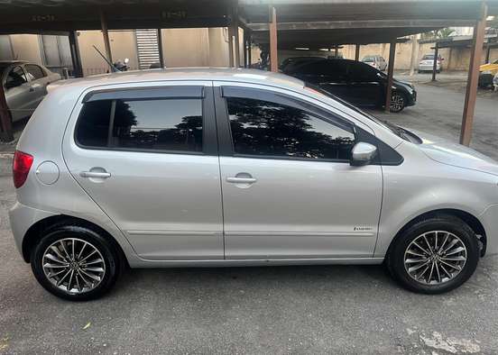 VOLKSWAGEN-FOX-2012