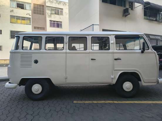 VOLKSWAGEN-KOMBI-1.6 LUXO 8V GASOLINA 3P MANUAL VOLKSWAGEN-KOMBI-1996