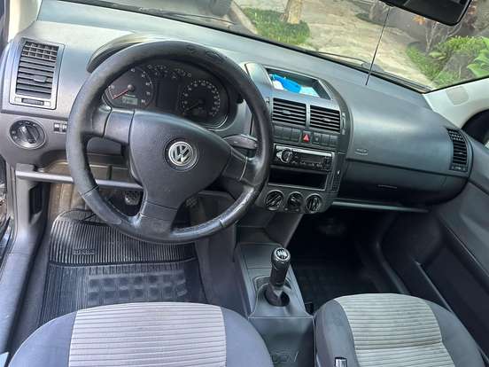 VOLKSWAGEN-POLO SEDAN-2007