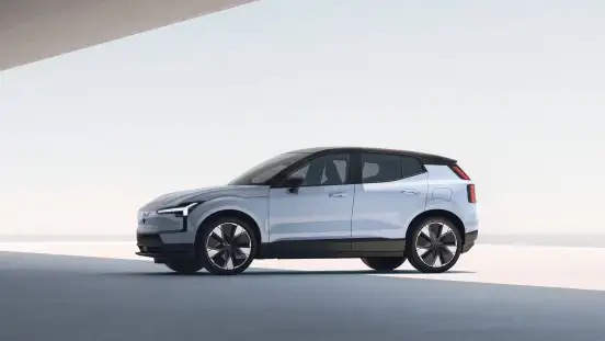 VOLVO-EX30-2025