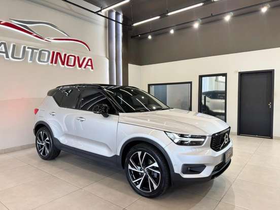 VOLVO-XC40-2018
