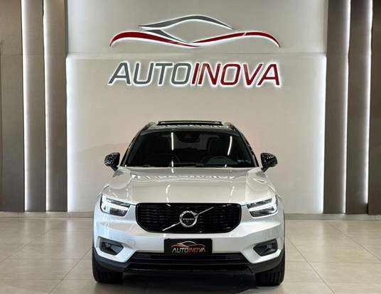 VOLVO-XC40-2018