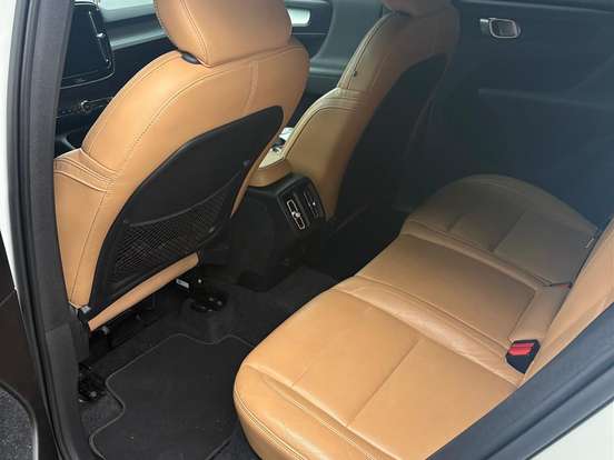 VOLVO-XC40-2.0 T5 GASOLINA MOMENTUM AWD GEARTRONIC VOLVO-XC40-2018