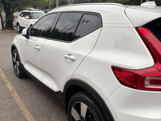 VOLVO-XC40-2.0 T5 GASOLINA MOMENTUM AWD GEARTRONIC VOLVO-XC40-2018