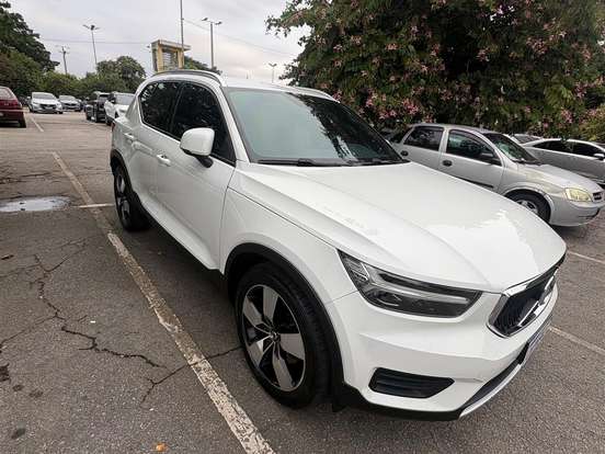 VOLVO-XC40-2.0 T5 GASOLINA MOMENTUM AWD GEARTRONIC VOLVO-XC40-2018