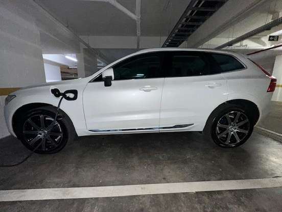 VOLVO-XC60-2019