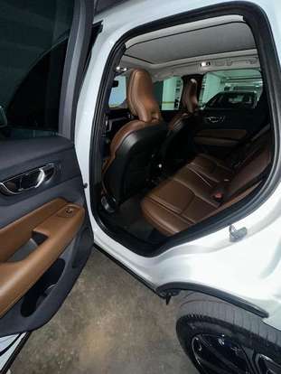 VOLVO-XC60-2019
