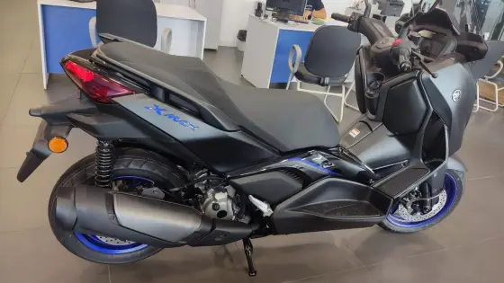 YAMAHA XMAX 300 CONNECTED ABS YAMAHA XMAX 300 CONNECTED ABS