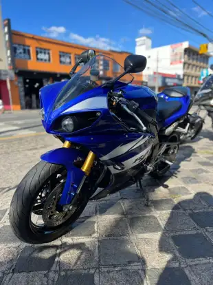 YAMAHA-YZF R1-2012