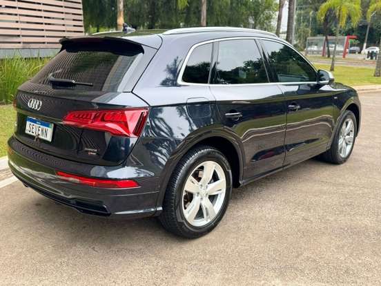 AUDI-Q5-2020