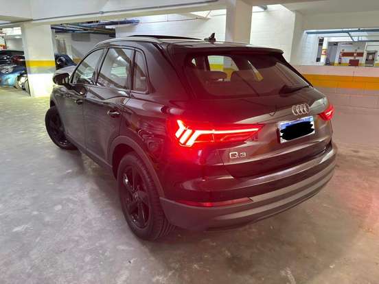 AUDI-Q3-2021