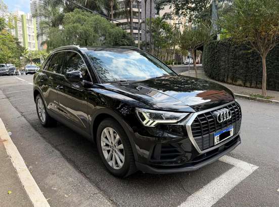 AUDI-Q3-2019