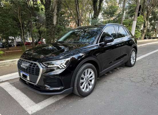 AUDI-Q3-2019