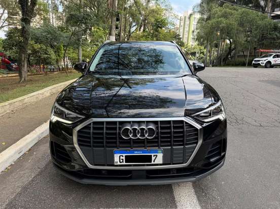 AUDI-Q3-2019