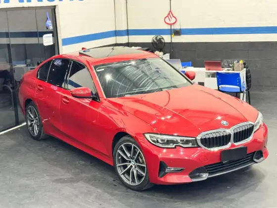 BMW 320i 2.0 16V TURBO GASOLINA SPORT AUTOMÁTICO BMW 320i 2.0 16V TURBO GASOLINA SPORT AUTOMÁTICO