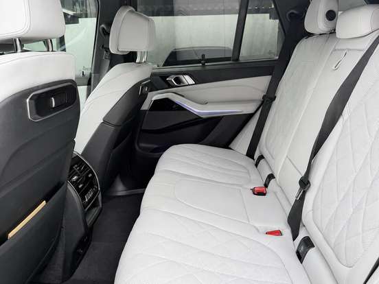 BMW-X5-3.0 I6 TURBO HÍBRIDO XDRIVE50E M SPORT AUTOMÁTICO BMW-X5-2024