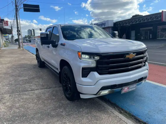 CHEVROLET SILVERADO 5.3 V8 GASOLINA 1500 HIGH COUNTRY 4X4 AUTOMÁTICO