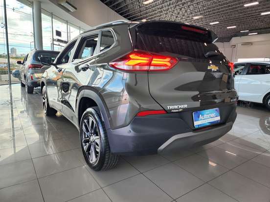 CHEVROLET-TRACKER-2023