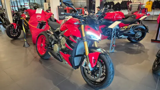 DUCATI STREETFIGHTER V4 S 