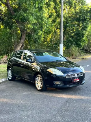 FIAT BRAVO 1.8 ESSENCE 16V FLEX 4P AUTOMATIZADO FIAT BRAVO 1.8 ESSENCE 16V FLEX 4P AUTOMATIZADO