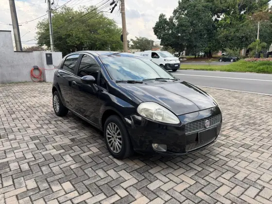 FIAT PUNTO 1.6 ESSENCE 16V FLEX 4P AUTOMATIZADO FIAT PUNTO 1.6 ESSENCE 16V FLEX 4P AUTOMATIZADO