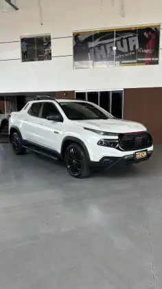 FIAT TORO 1.3 TURBO 270 FLEX ULTRA AT6 FIAT TORO 1.3 TURBO 270 FLEX ULTRA AT6