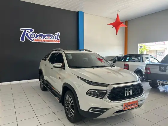 FIAT TORO 2.0 16V TURBO DIESEL RANCH 4WD AT9 FIAT TORO 2.0 16V TURBO DIESEL RANCH 4WD AT9