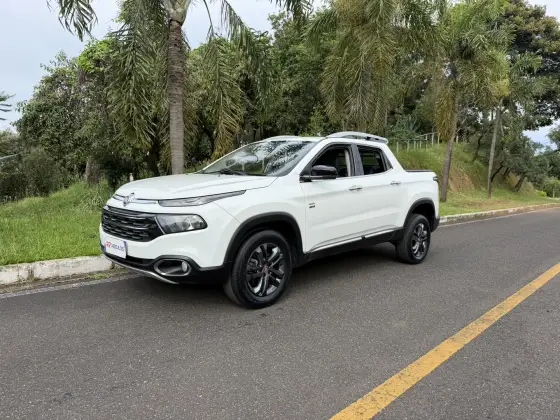 FIAT TORO 2.0 16V TURBO DIESEL VOLCANO 4WD AT9 FIAT TORO 2.0 16V TURBO DIESEL VOLCANO 4WD AT9
