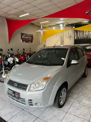 FORD FIESTA 1.6 MPI CLASS SEDAN 8V FLEX 4P MANUAL FORD FIESTA 1.6 MPI CLASS SEDAN 8V FLEX 4P MANUAL
