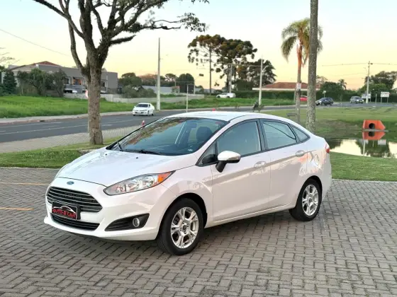 FORD FIESTA 1.6 SE SEDAN 16V FLEX 4P POWERSHIFT