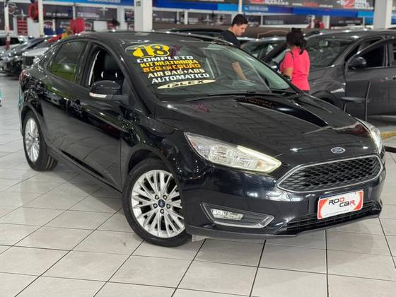 FORD FOCUS 2.0 SE FASTBACK 16V FLEX 4P POWERSHIFT