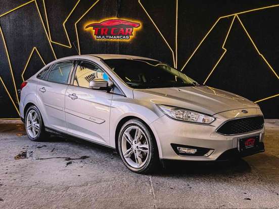 FORD-FOCUS-2015