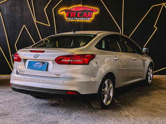 FORD-FOCUS-2.0 SE PLUS SEDAN 16V FLEX 4P POWERSHIFT FORD-FOCUS-2015
