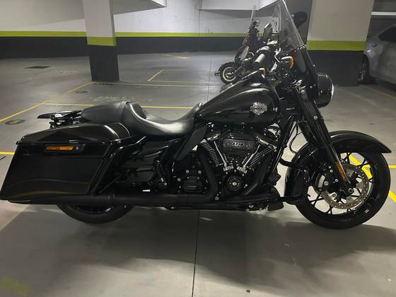 HARLEY-DAVIDSON ROAD KING SPECIAL 