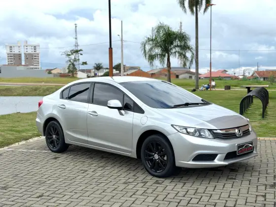 HONDA CIVIC 1.8 LXS 16V FLEX 4P AUTOMÁTICO