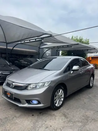 HONDA CIVIC 2.0 LXR 16V FLEX 4P AUTOMÁTICO HONDA CIVIC 2.0 LXR 16V FLEX 4P AUTOMÁTICO