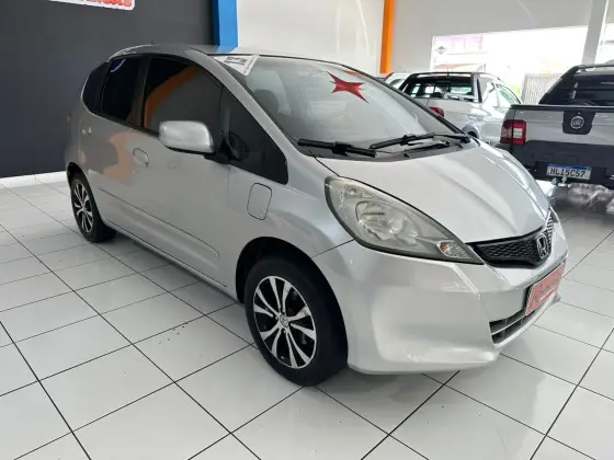 HONDA FIT 1.4 DX 16V FLEX 4P MANUAL HONDA FIT 1.4 DX 16V FLEX 4P MANUAL