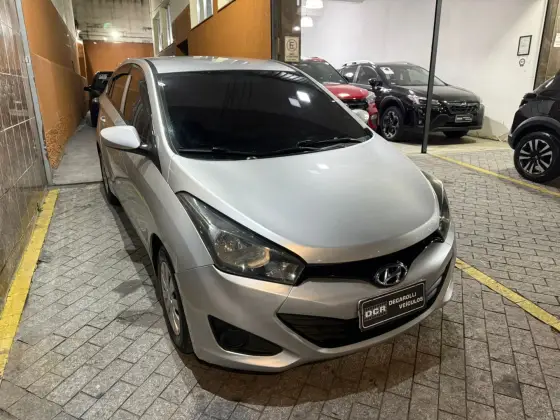 HYUNDAI HB20S 1.6 COMFORT PLUS 16V FLEX 4P MANUAL