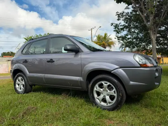 HYUNDAI TUCSON 2.0 MPFI GL 16V 142CV 2WD GASOLINA 4P MANUAL HYUNDAI TUCSON 2.0 MPFI GL 16V 142CV 2WD GASOLINA 4P MANUAL