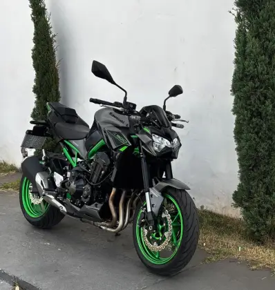 KAWASAKI Z900 KAWASAKI Z900