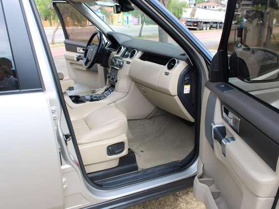 LAND ROVER-DISCOVERY 4-3.0 SE 4X4 V6 24V BI-TURBO DIESEL 4P AUTOMÁTICO LAND ROVER-DISCOVERY 4-2014
