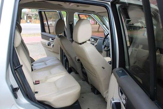 LAND ROVER-DISCOVERY 4-3.0 SE 4X4 V6 24V BI-TURBO DIESEL 4P AUTOMÁTICO LAND ROVER-DISCOVERY 4-2014